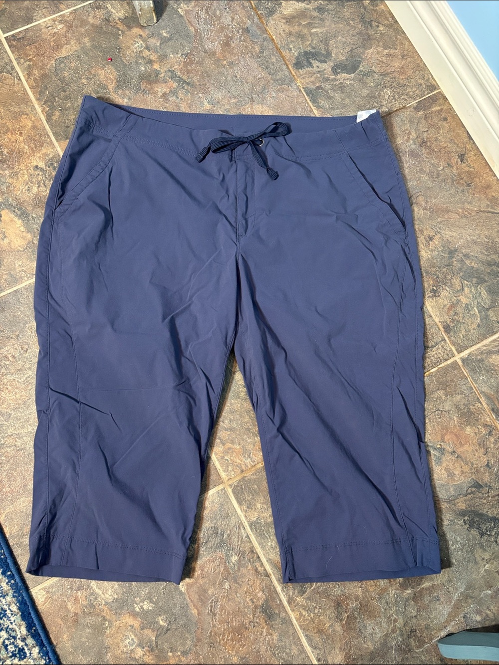 Columbia Women’s Capris, Drawstring Waist, size 18.